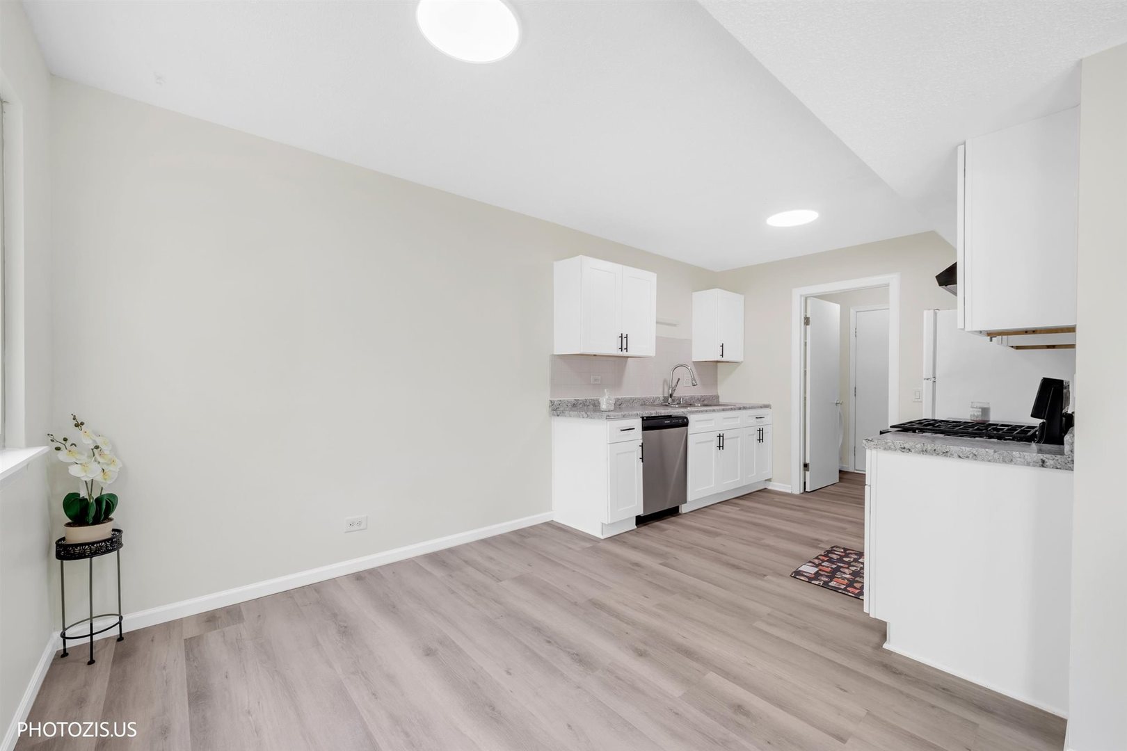 1405 Merrimac Lane Property Photo 10