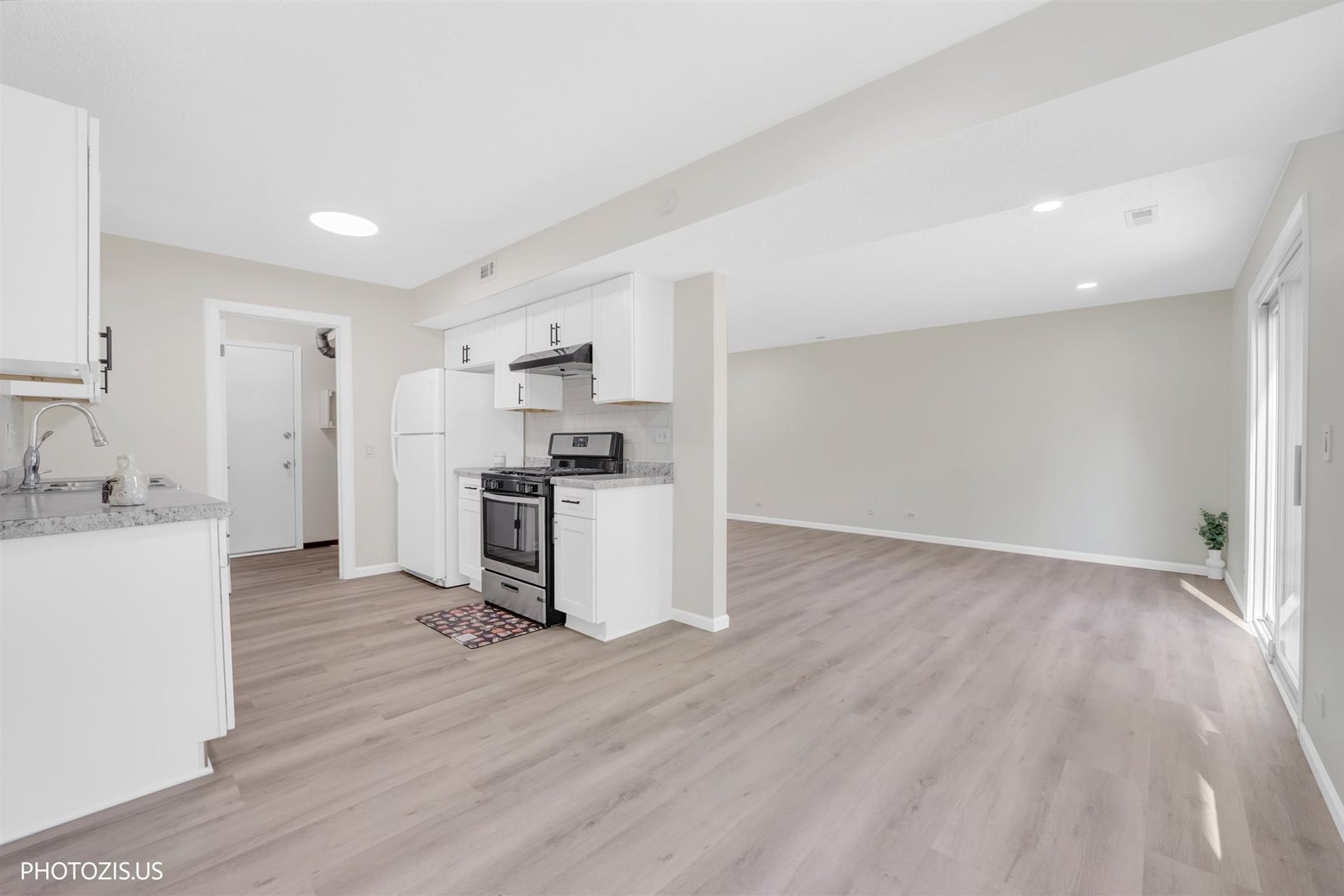 1405 Merrimac Lane Property Photo 18