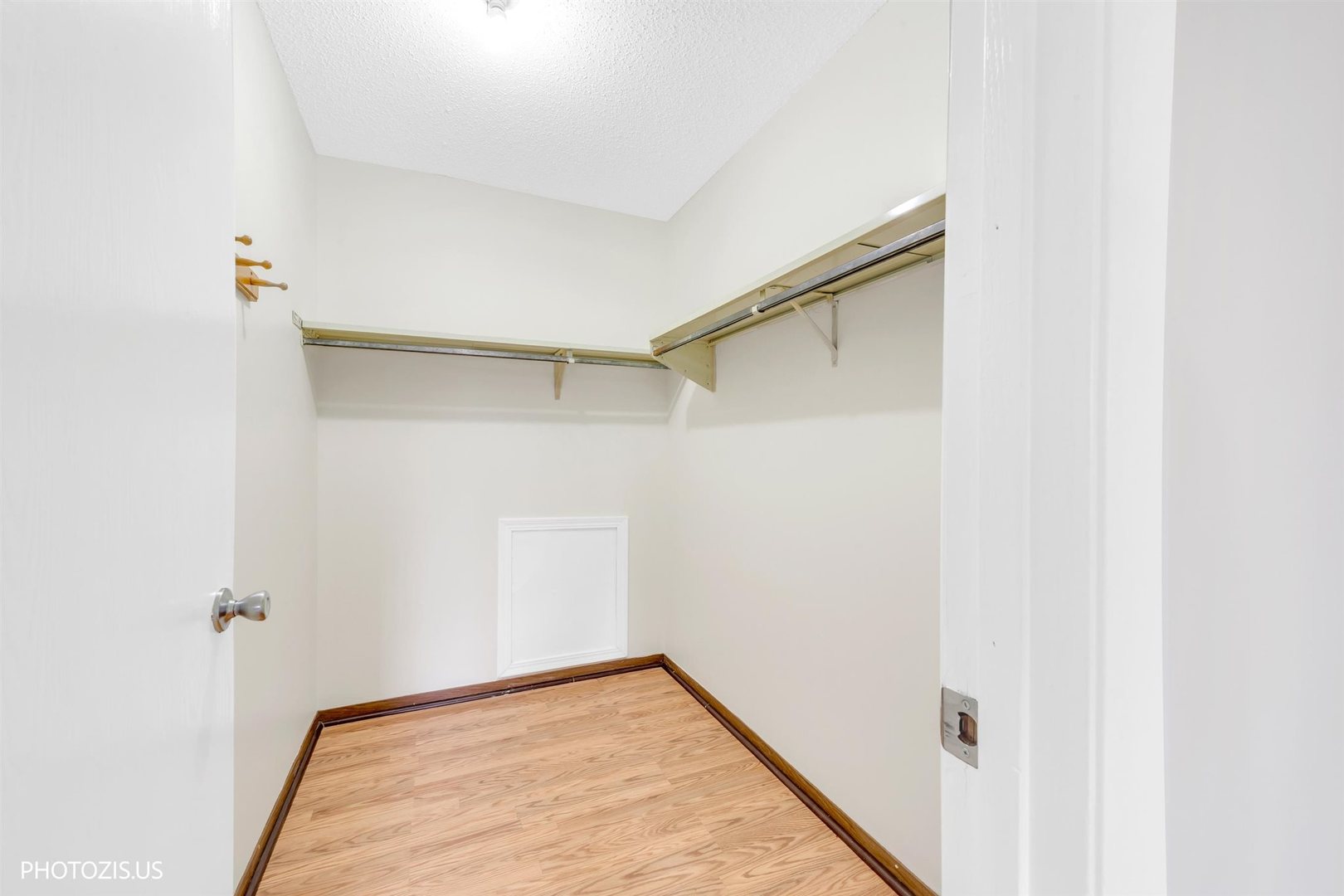 1405 Merrimac Lane Property Photo 32