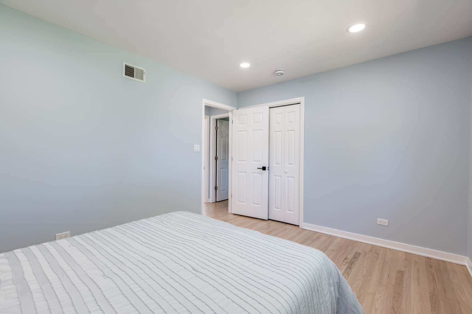 7600 Lowell Avenue Property Photo 16