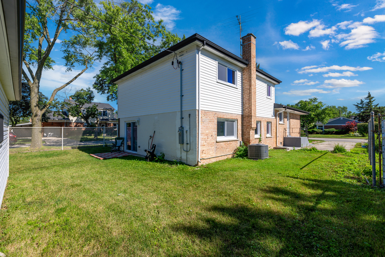7600 Lowell Avenue Property Photo 35