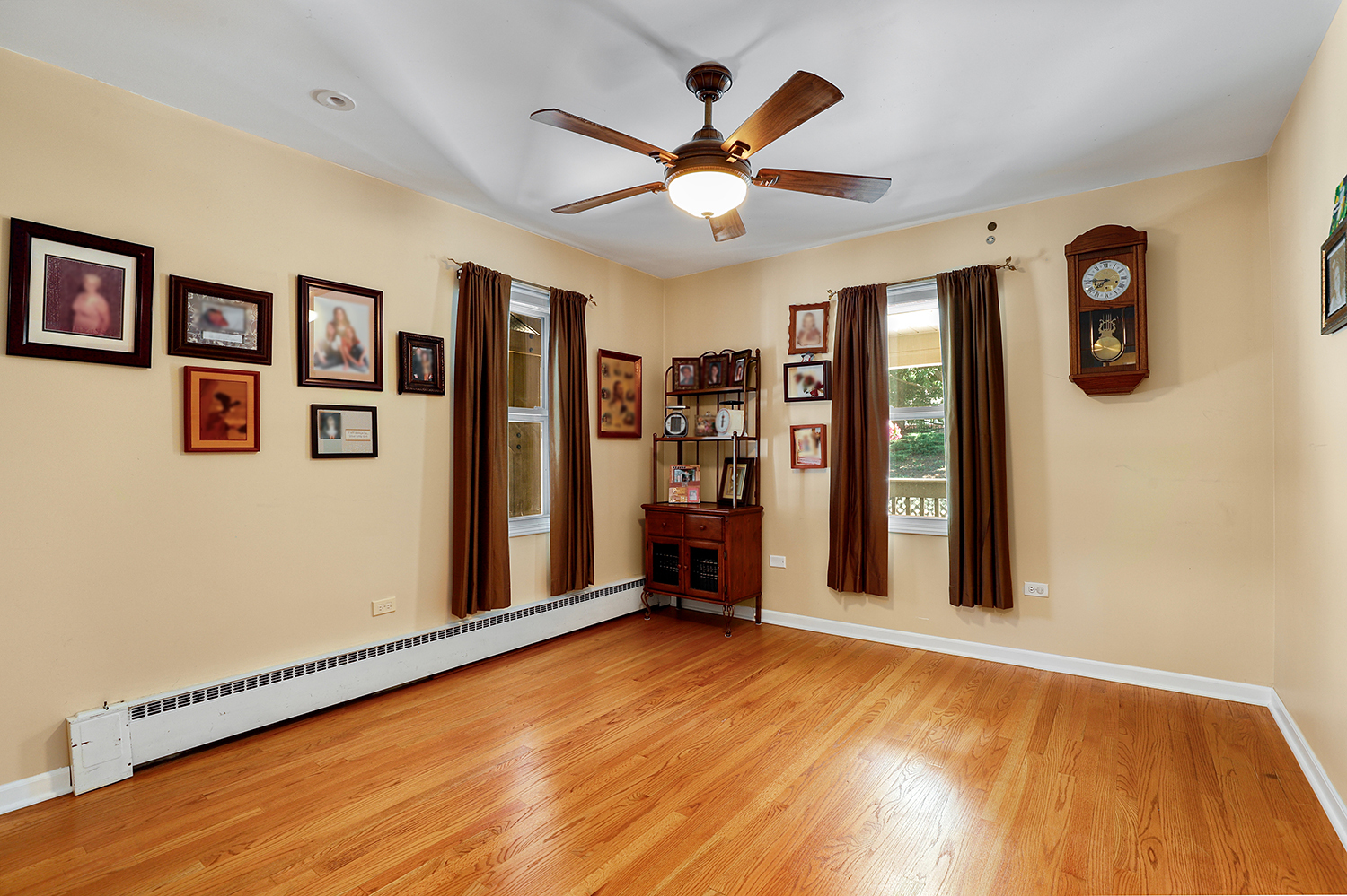 3s631 West Avenue Property Photo 11