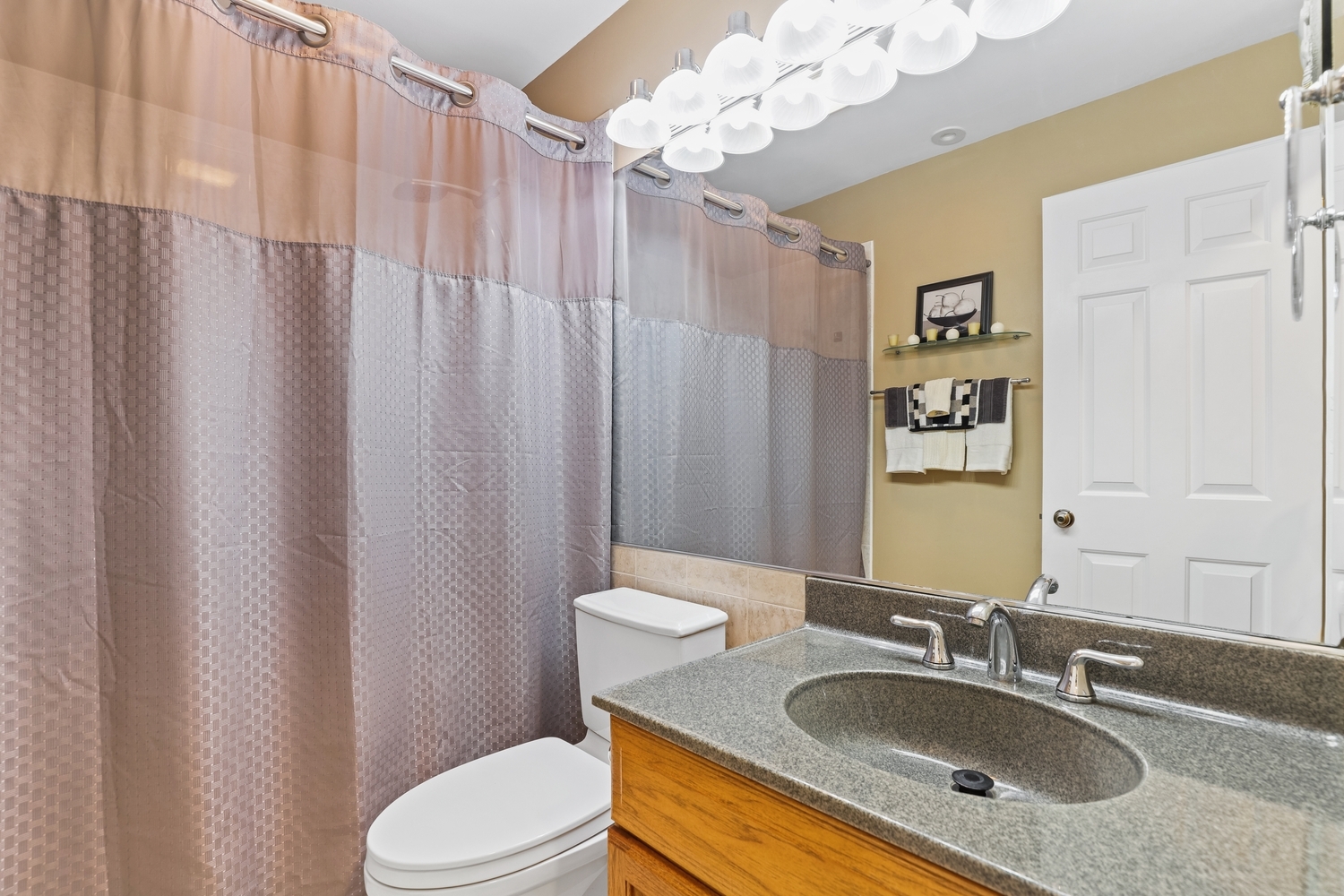 3s631 West Avenue Property Photo 12