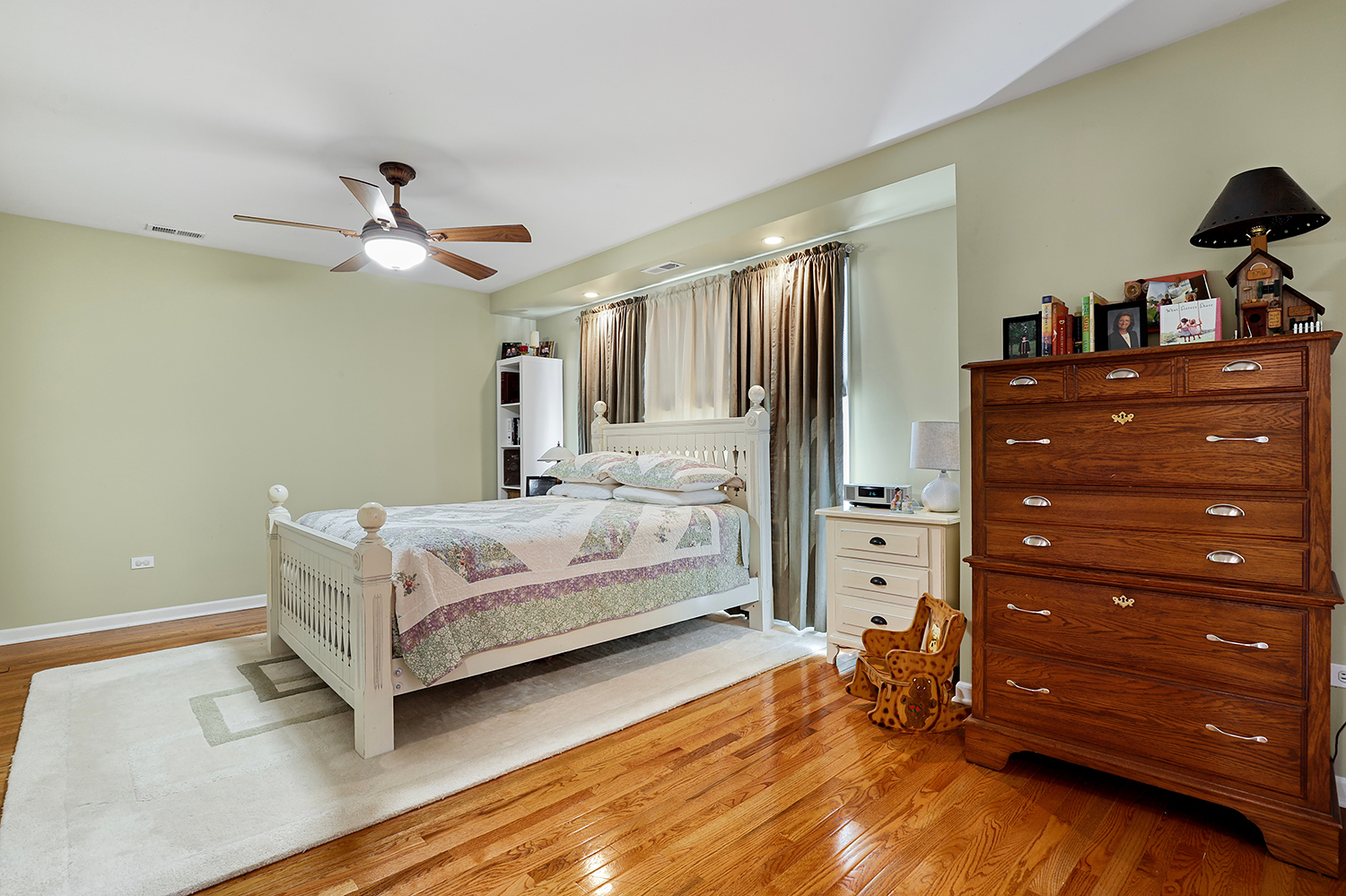 3s631 West Avenue Property Photo 17