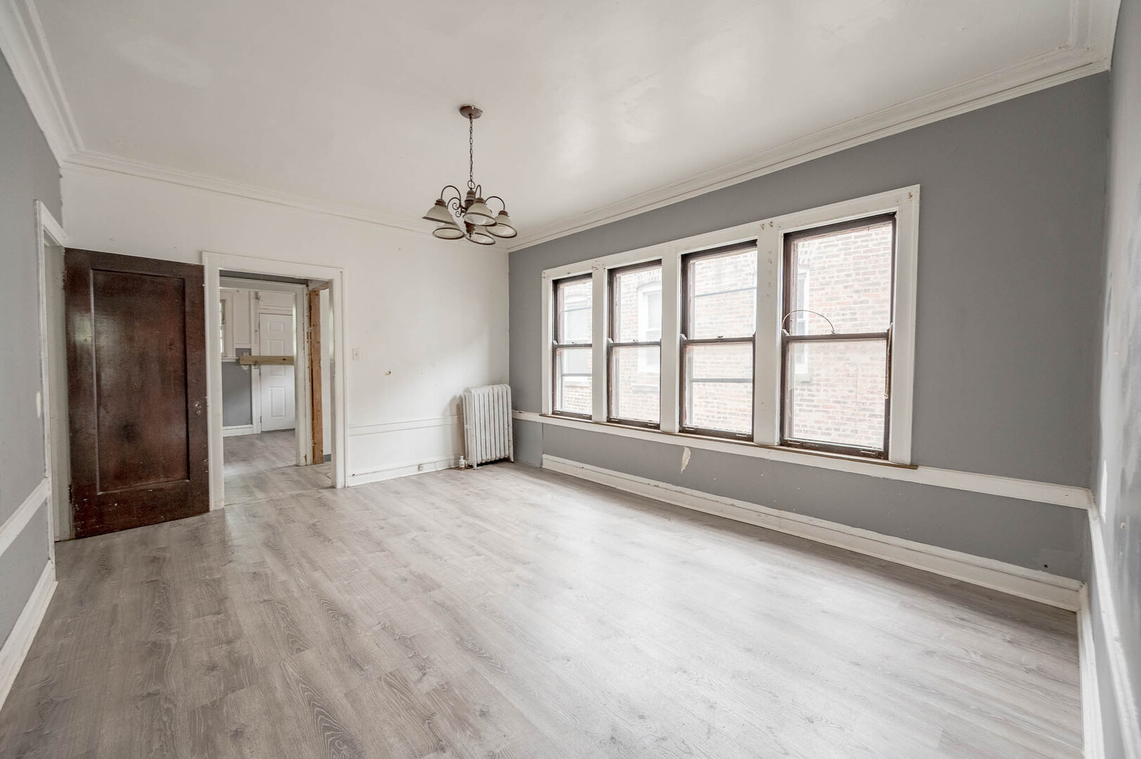 7754 S Saginaw Avenue Property Photo 8
