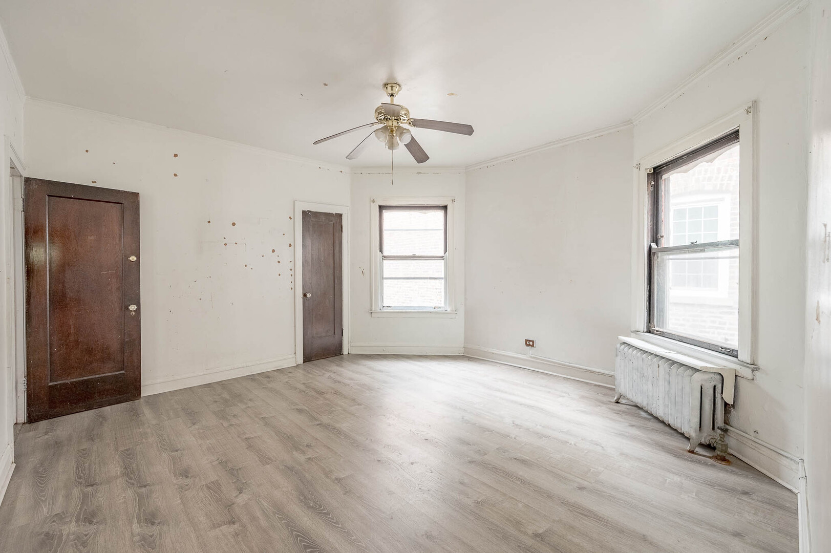 7754 S Saginaw Avenue Property Photo 11