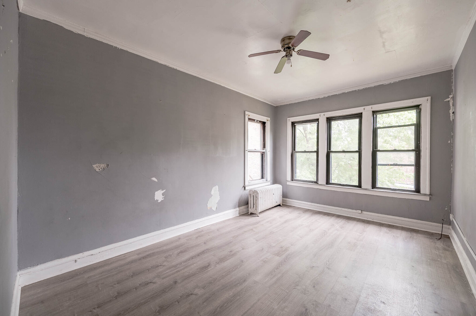 7754 S Saginaw Avenue Property Photo 12