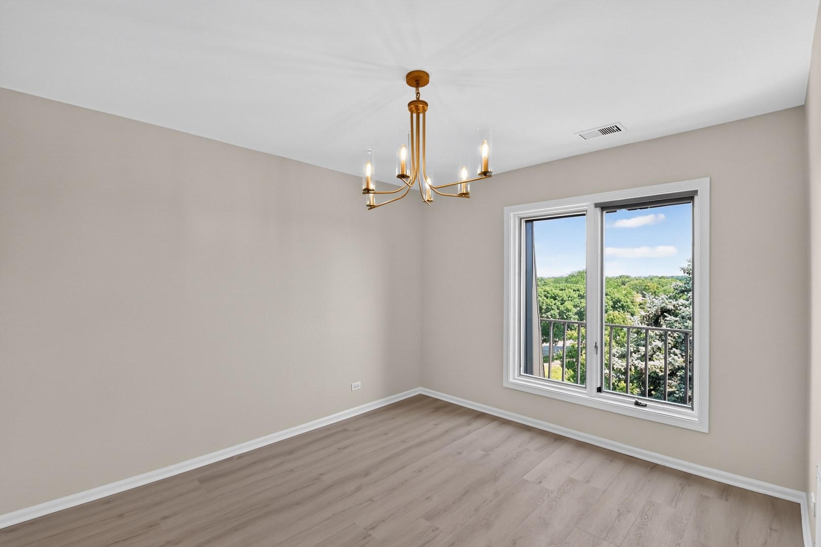 453 Raintree Drive 5g Property Photo 11