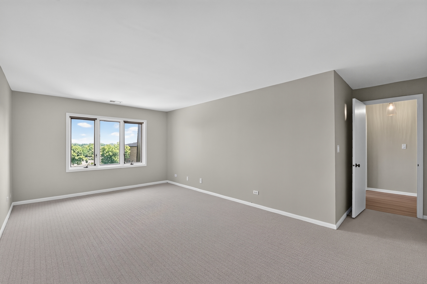 453 Raintree Drive 5g Property Photo 16