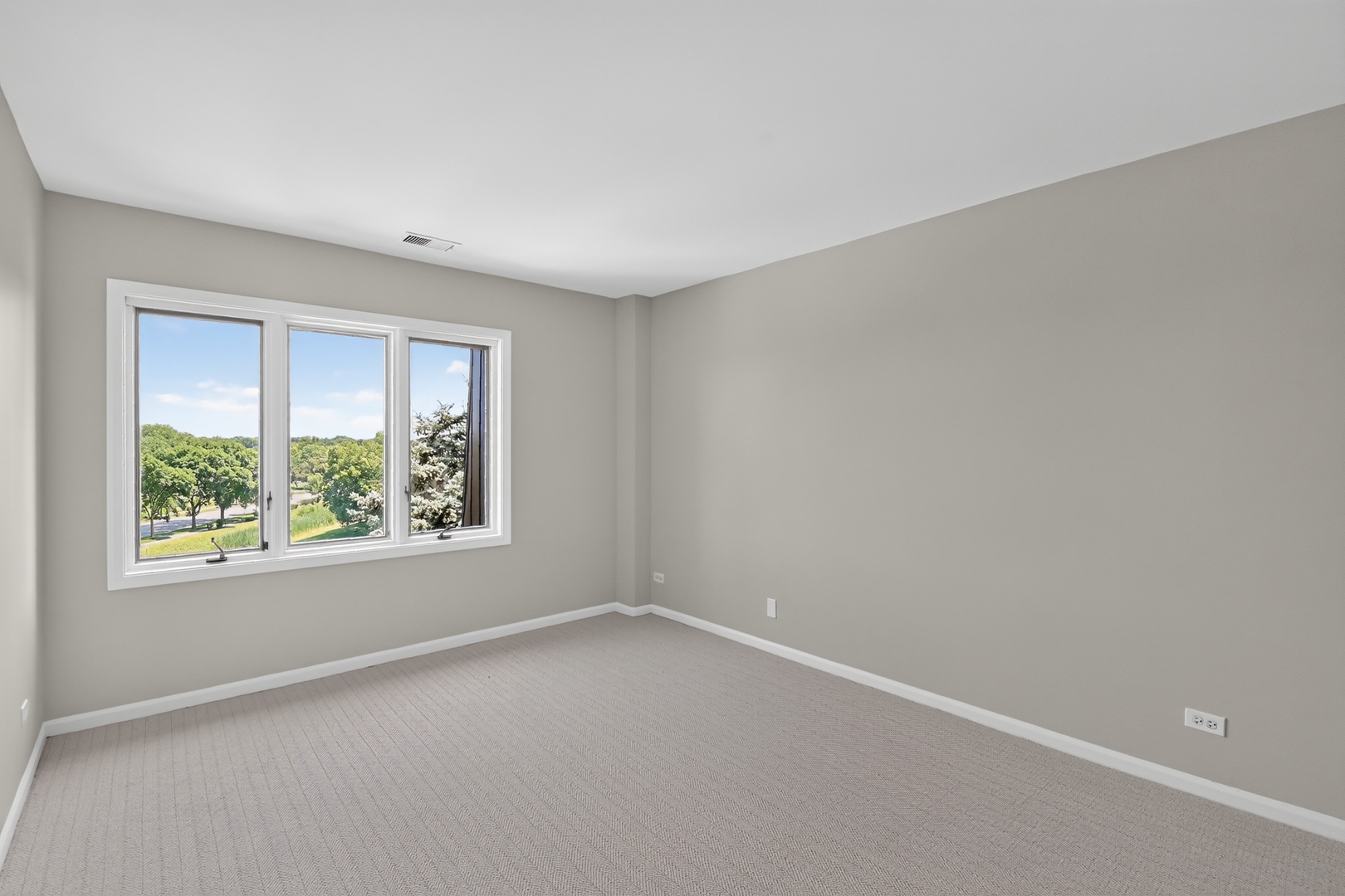453 Raintree Drive 5g Property Photo 17