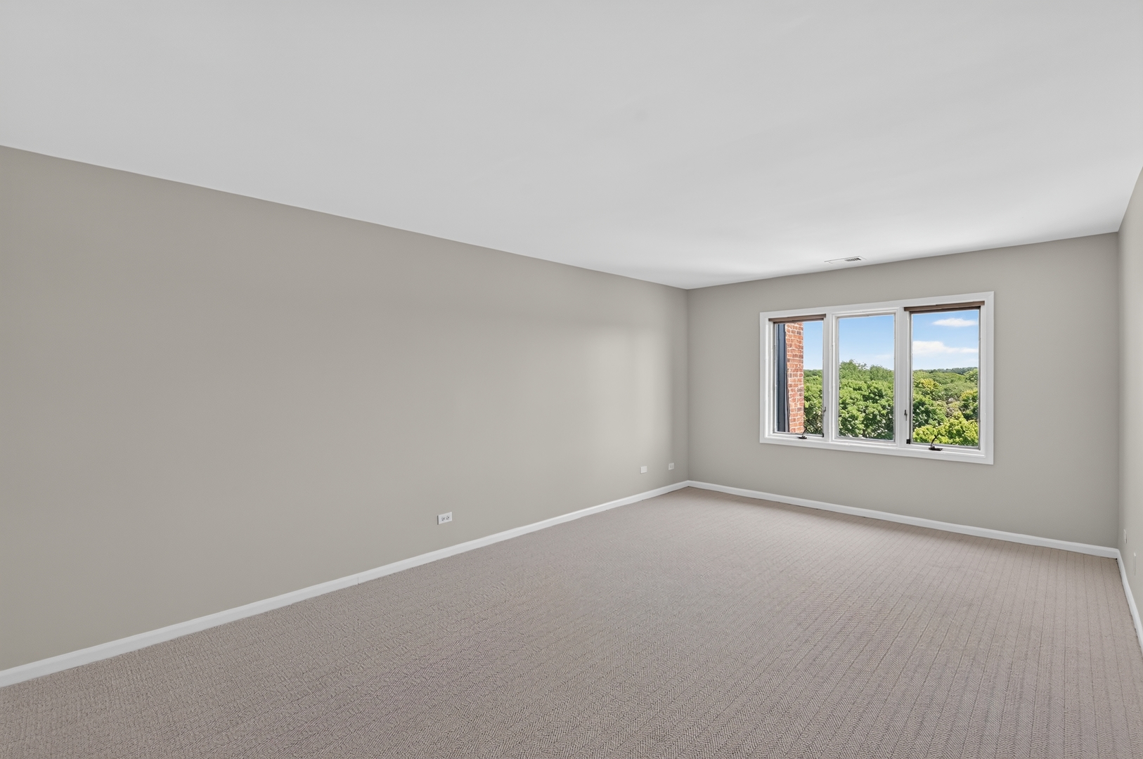 453 Raintree Drive 5g Property Photo 18