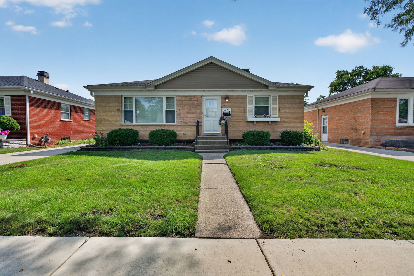 1621 Boeger Avenue Property Photo 1