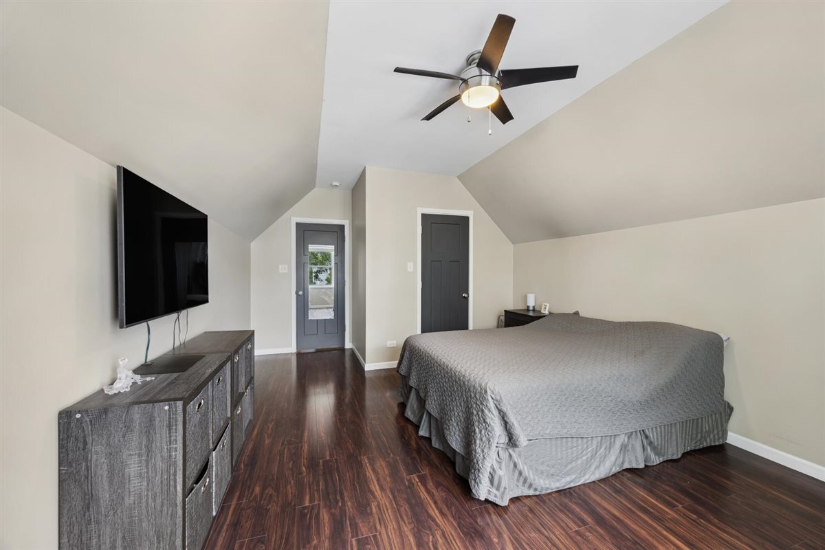 1015 Beloit Avenue Property Photo 17
