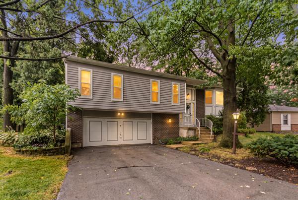 143 Camelot Way Property Photo 2