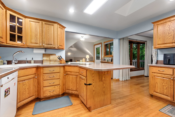 143 Camelot Way Property Photo 8
