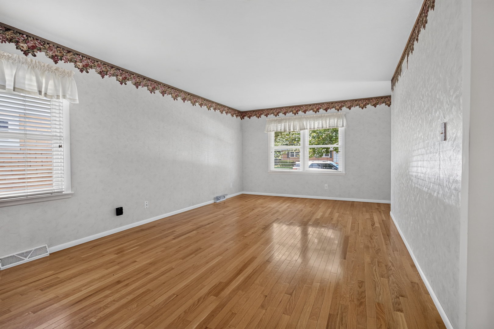 1204 Searle Drive Property Photo 6