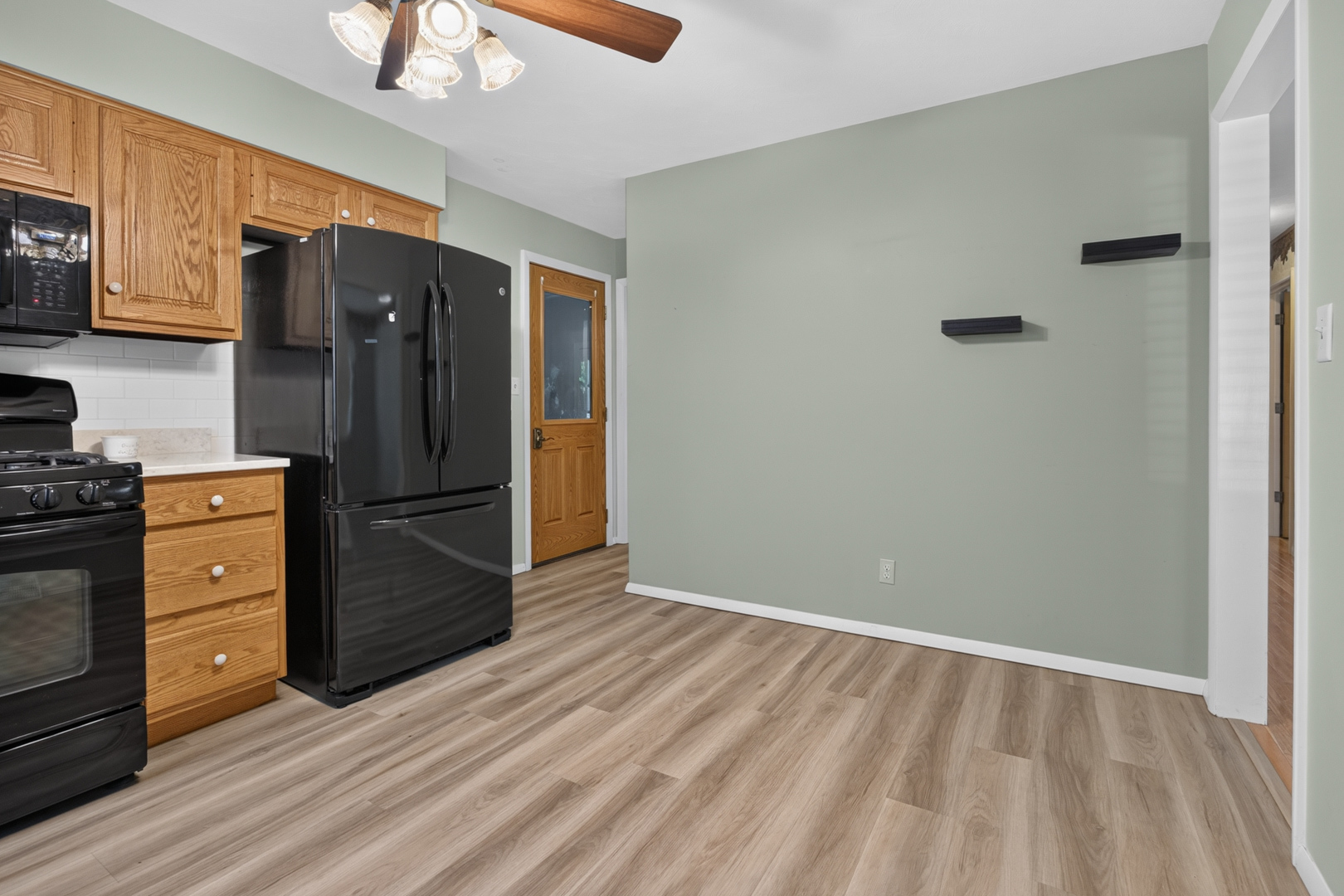 1204 Searle Drive Property Photo 10
