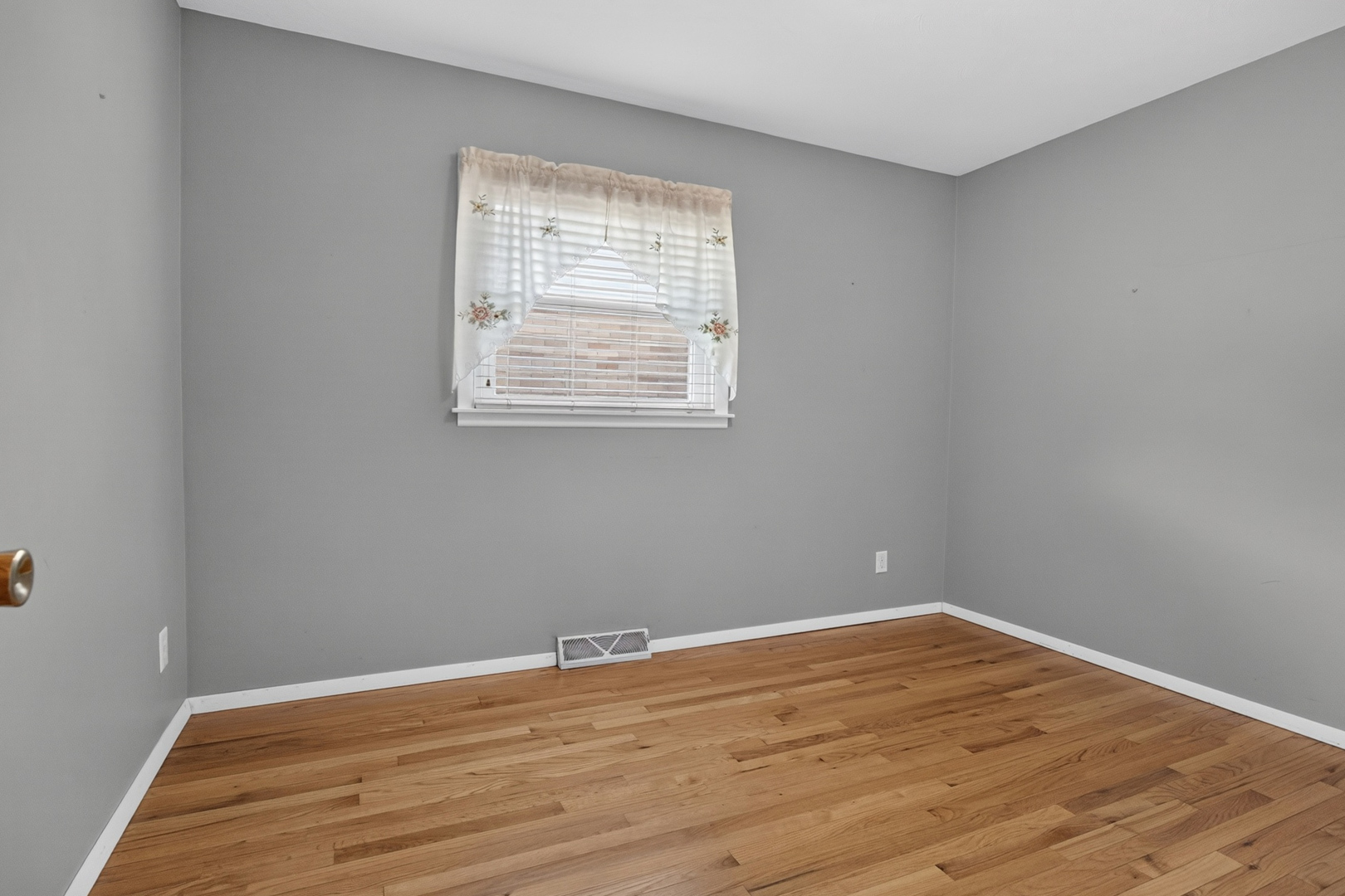 1204 Searle Drive Property Photo 14