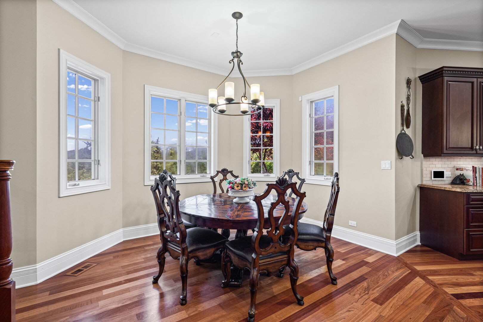 594 N Plum Tree Road Property Photo 10