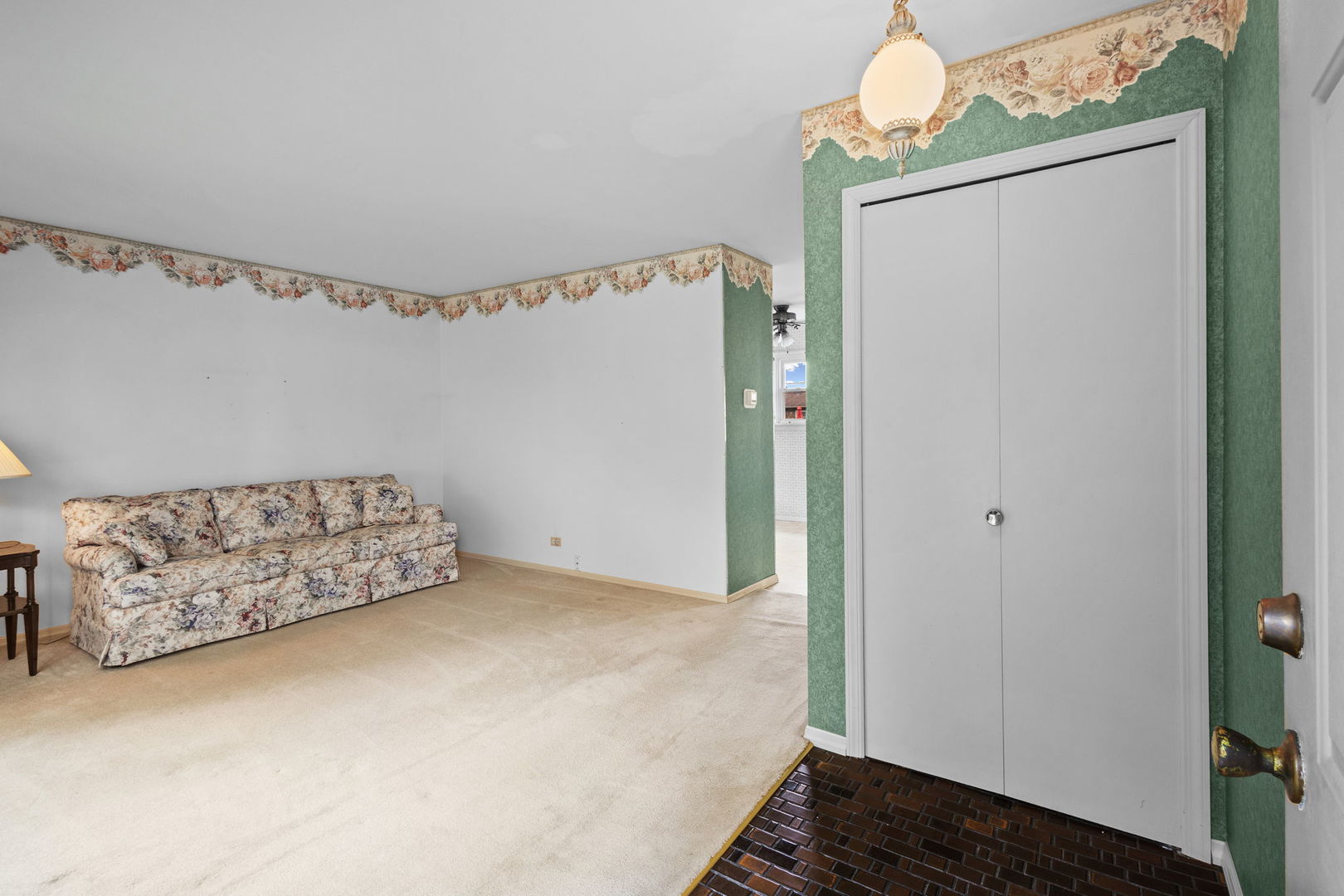 5842 Stuart Lane Property Photo 7