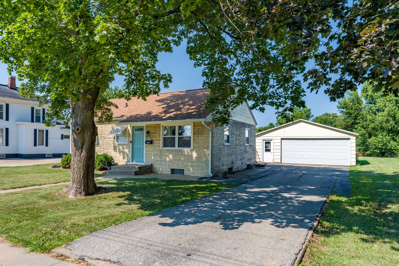 631 N Meadow Street Property Photo 2