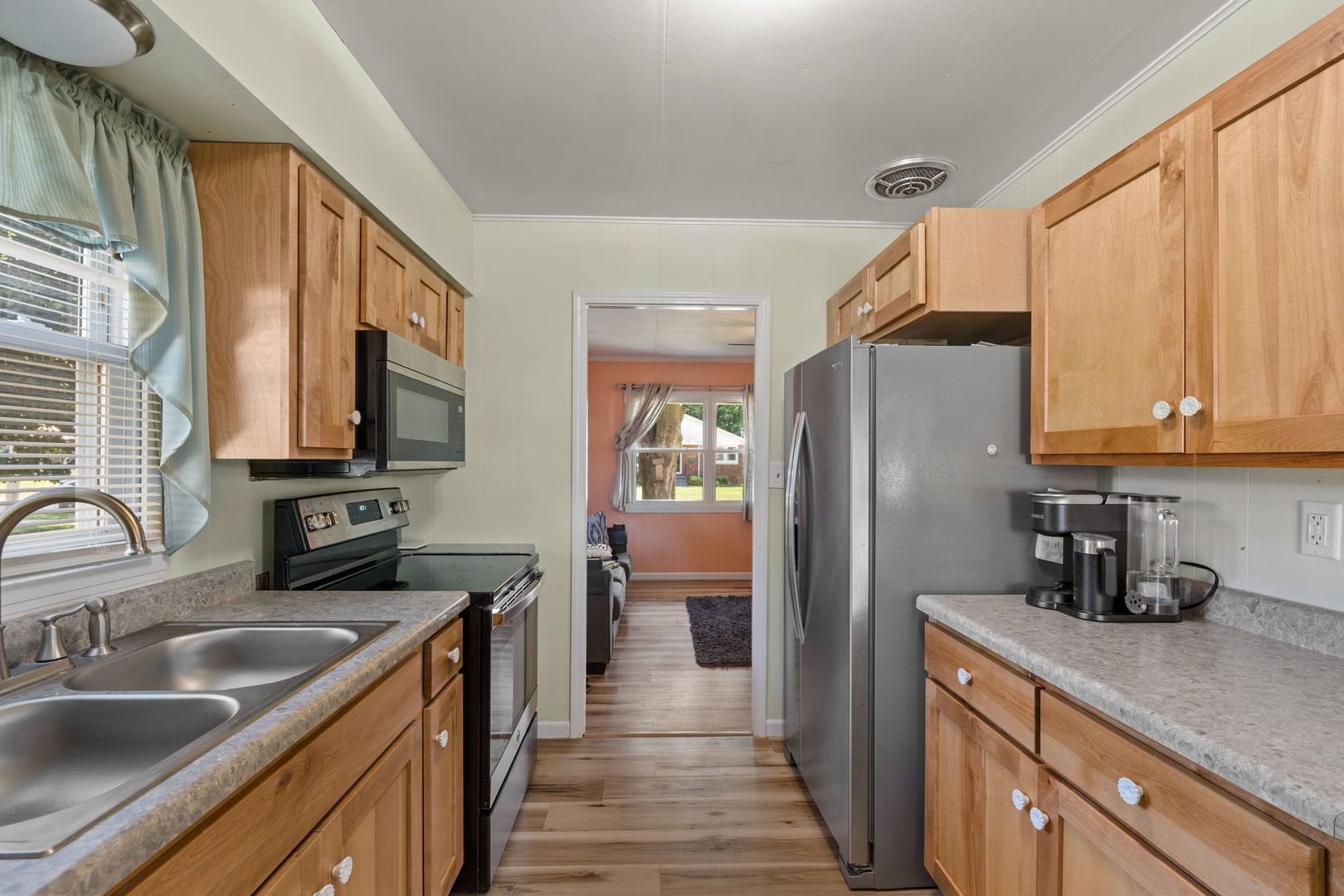 631 N Meadow Street Property Photo 11