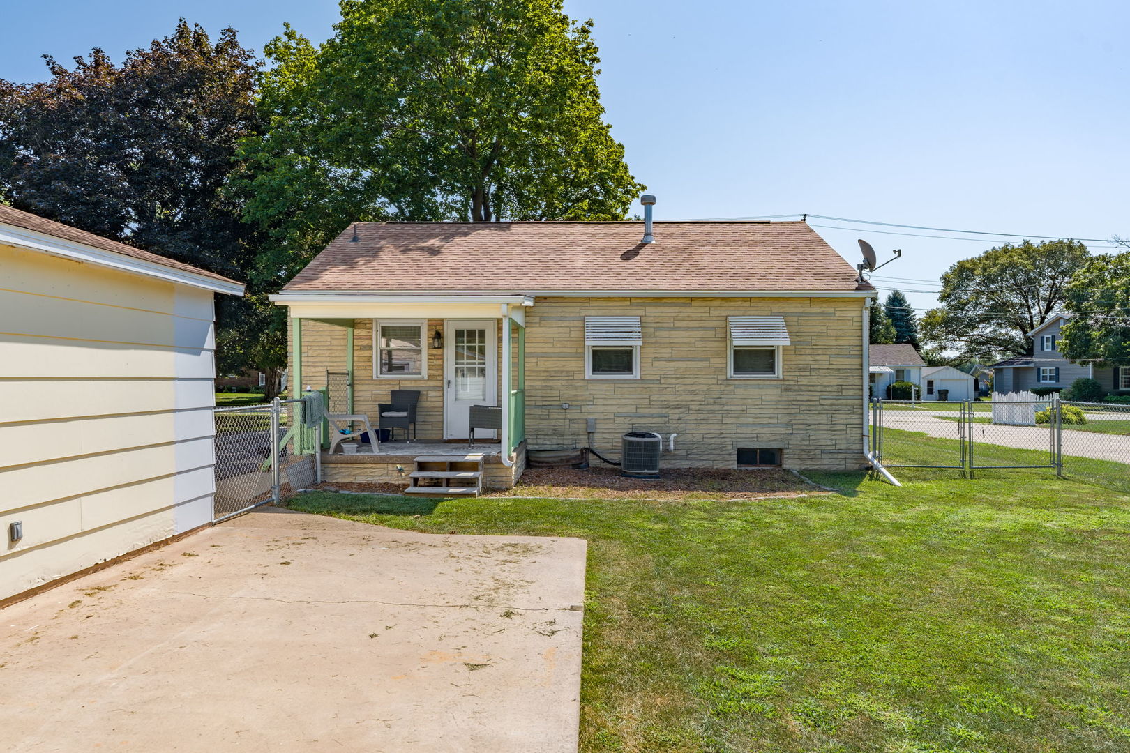 631 N Meadow Street Property Photo 25