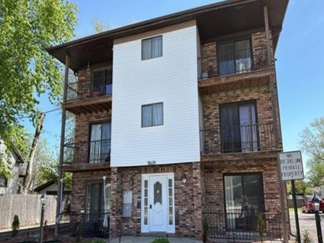 18405 Wentworth Avenue 2b Property Photo 2