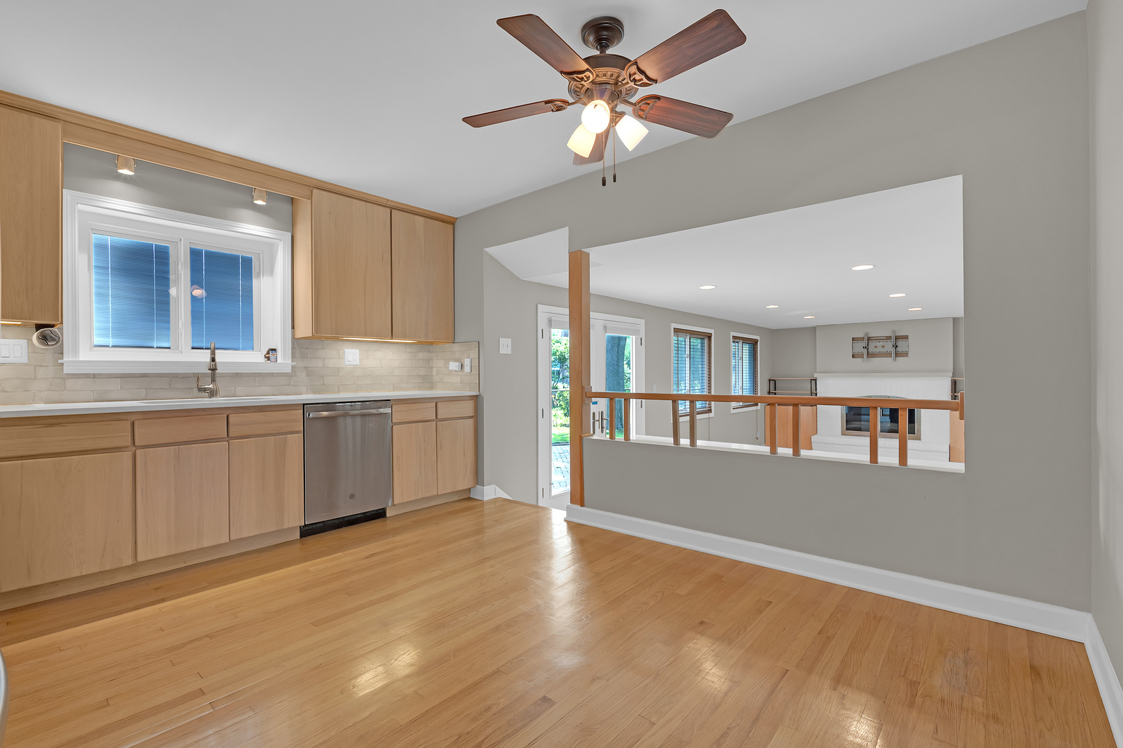 650 Newport Avenue Property Photo 7