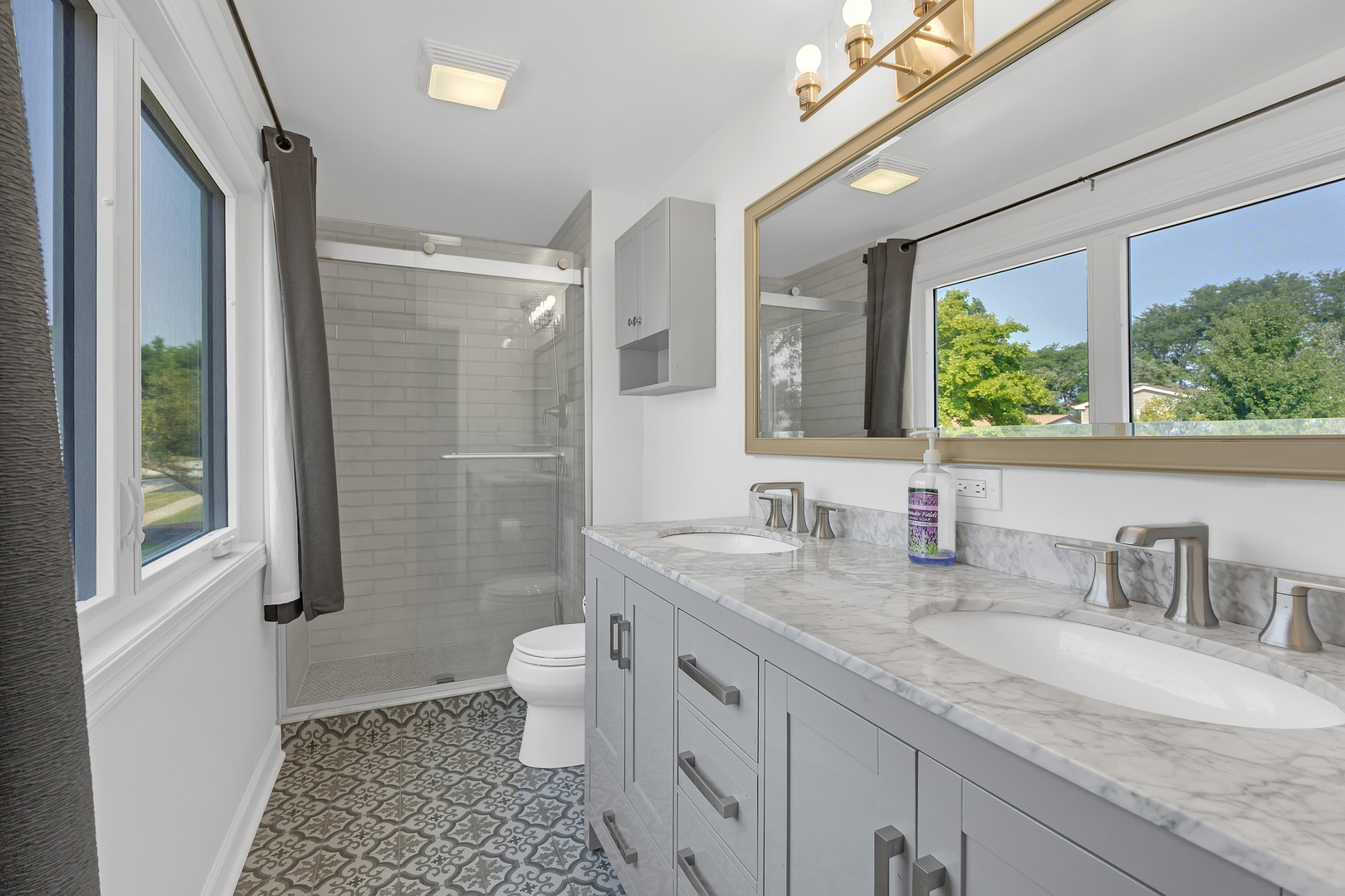 650 Newport Avenue Property Photo 17