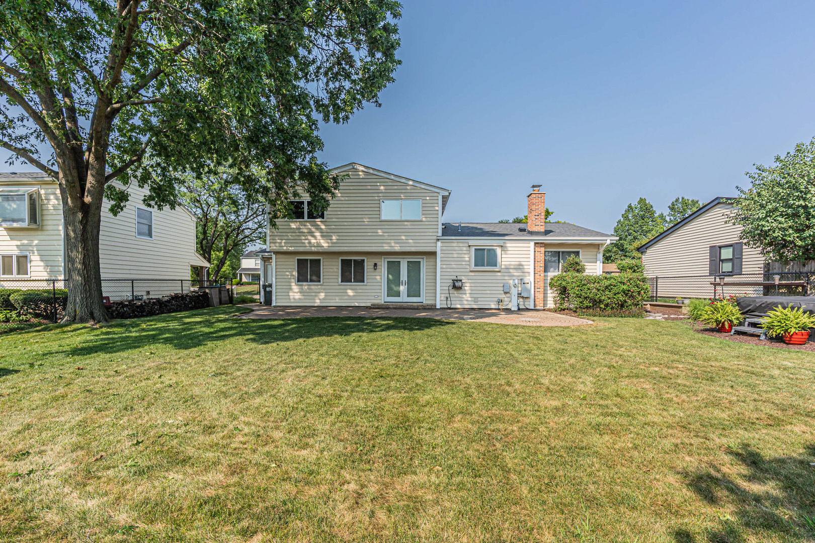 650 Newport Avenue Property Photo 25