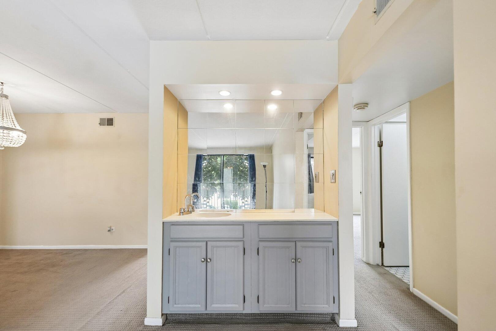 5401 S Chateau Drive 4 Property Photo 10
