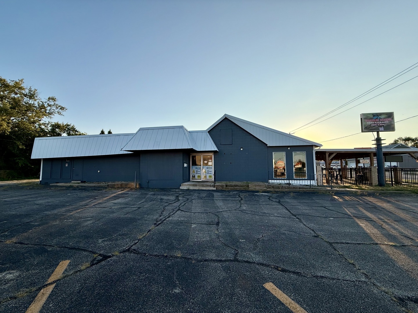 616 W Van Buren Street Property Photo 3