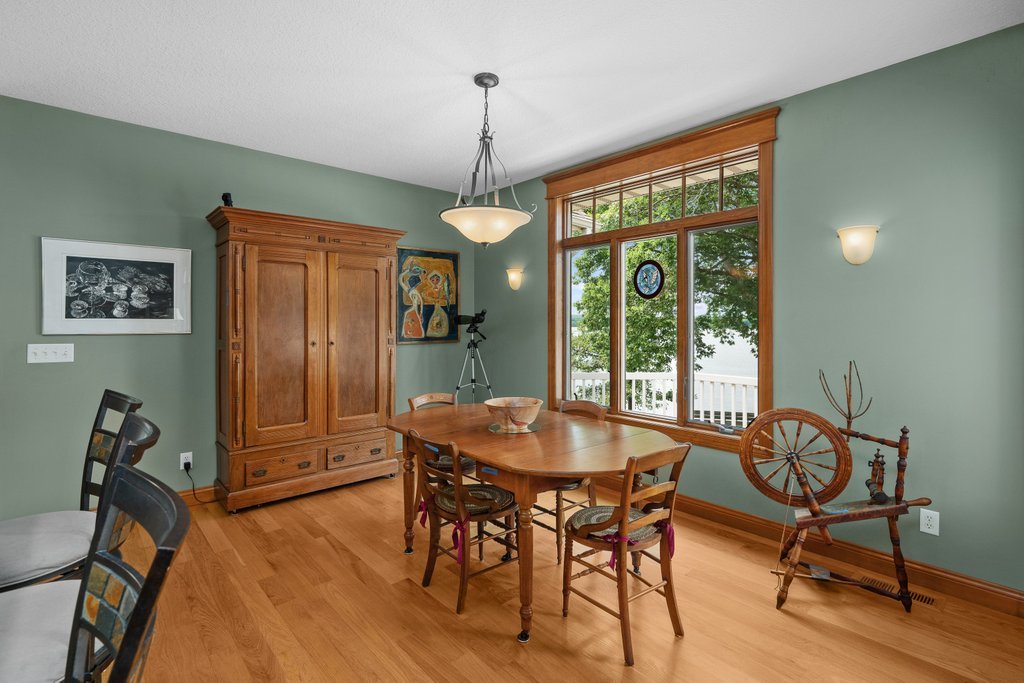 1015 3rd Avenue Property Photo 34