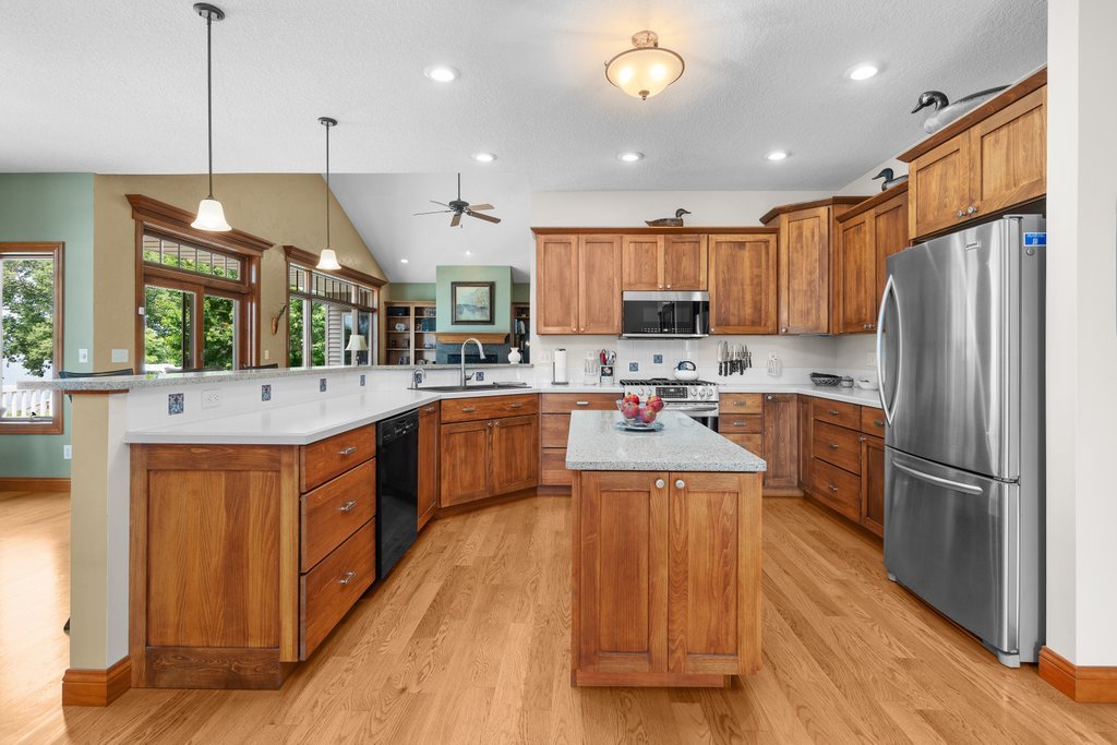 1015 3rd Avenue Property Photo 38