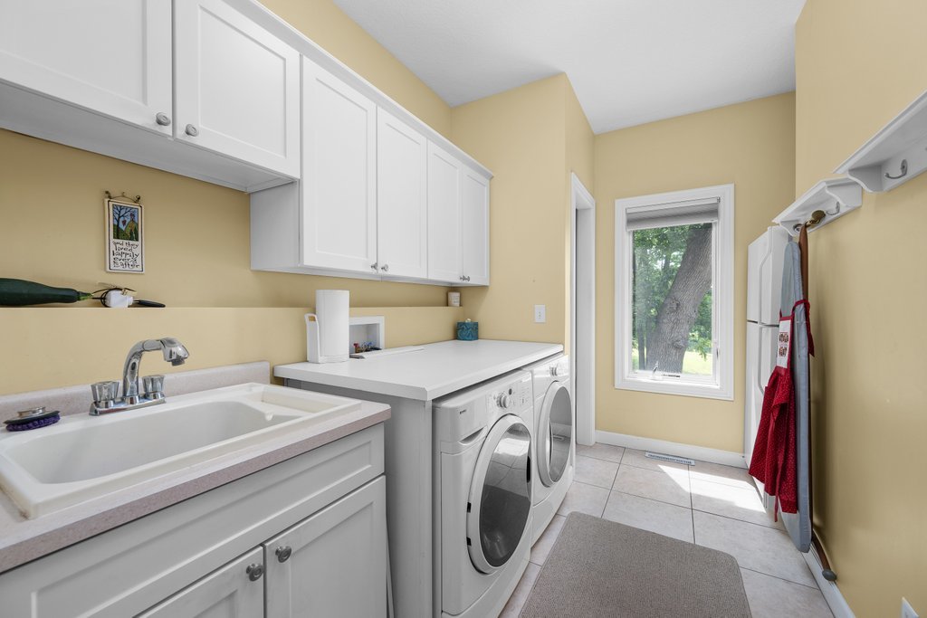 1015 3rd Avenue Property Photo 49