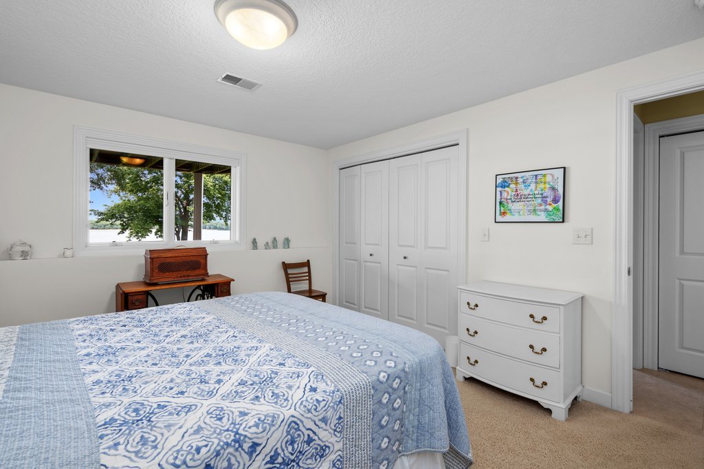 1015 3rd Avenue Property Photo 63