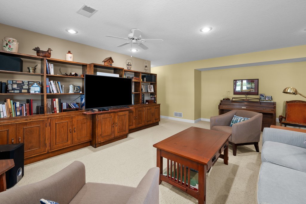 1015 3rd Avenue Property Photo 67