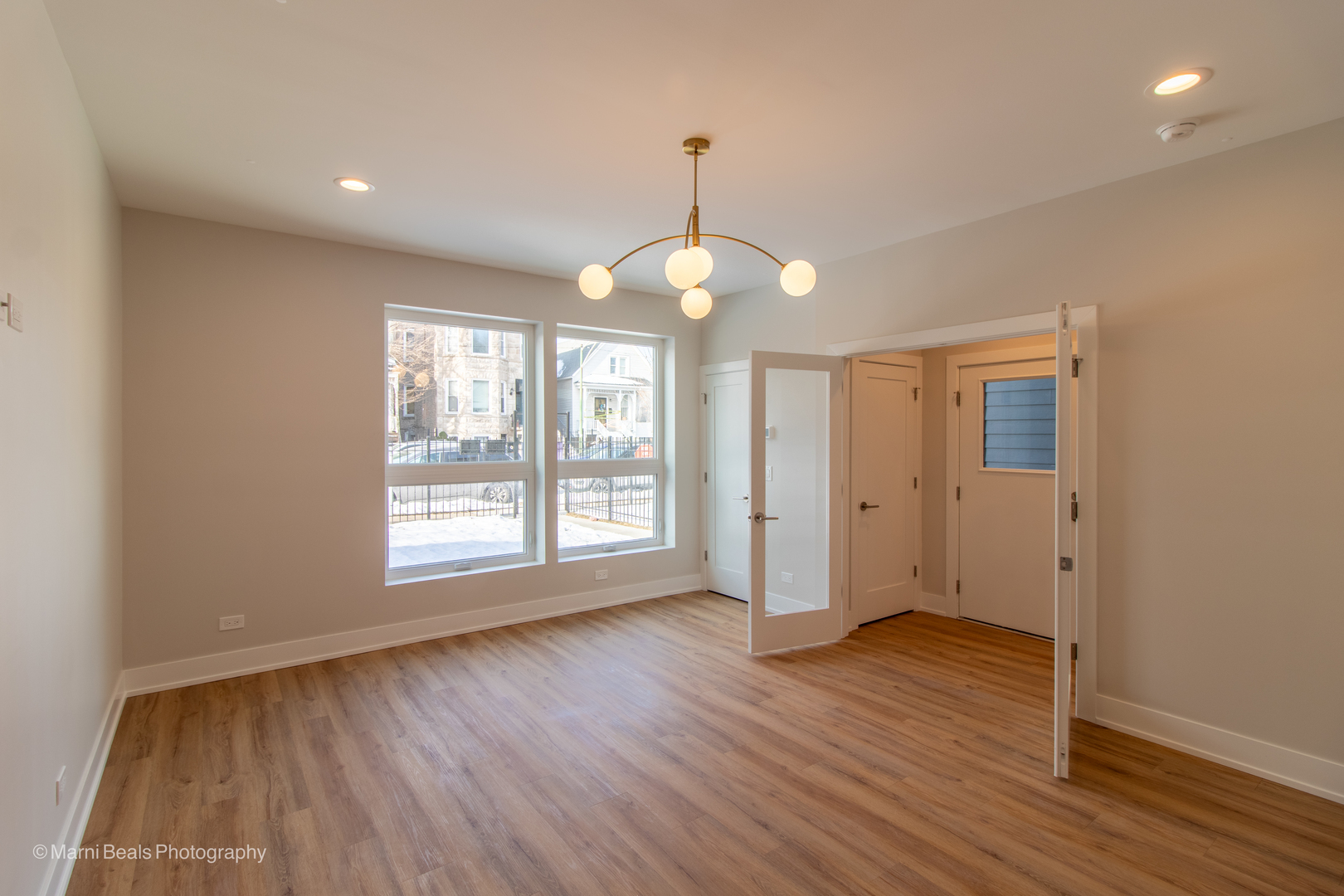 6749 S Langley Avenue A Property Photo 10