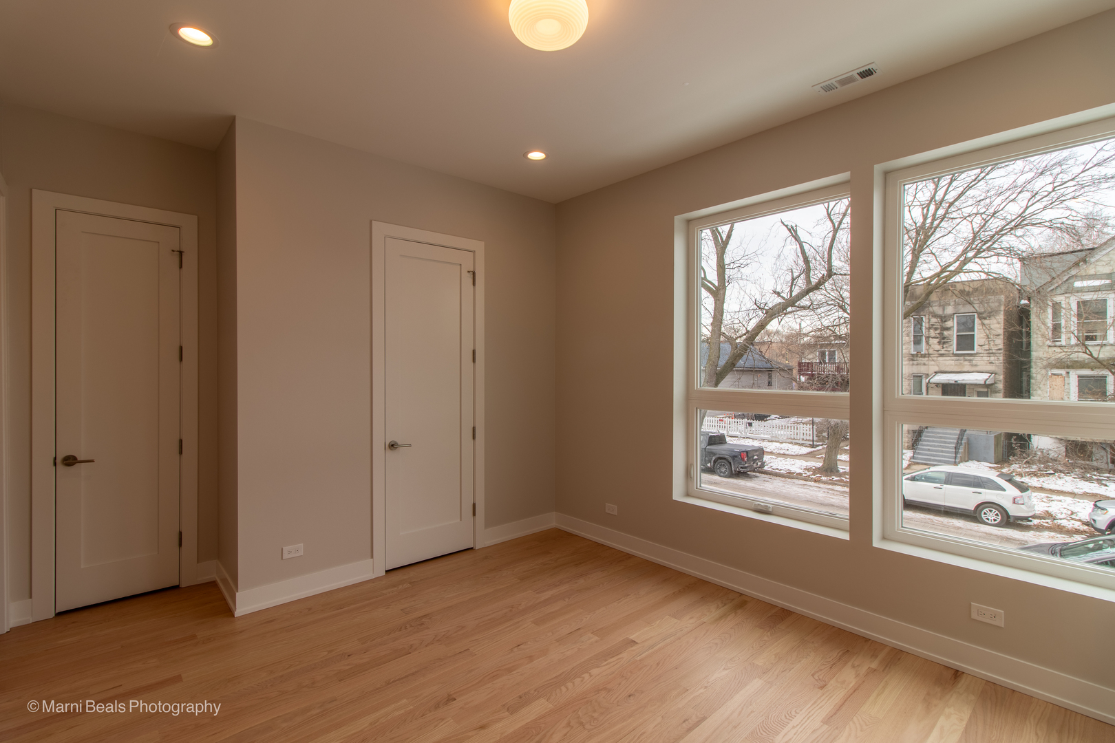 6749 S Langley Avenue A Property Photo 13