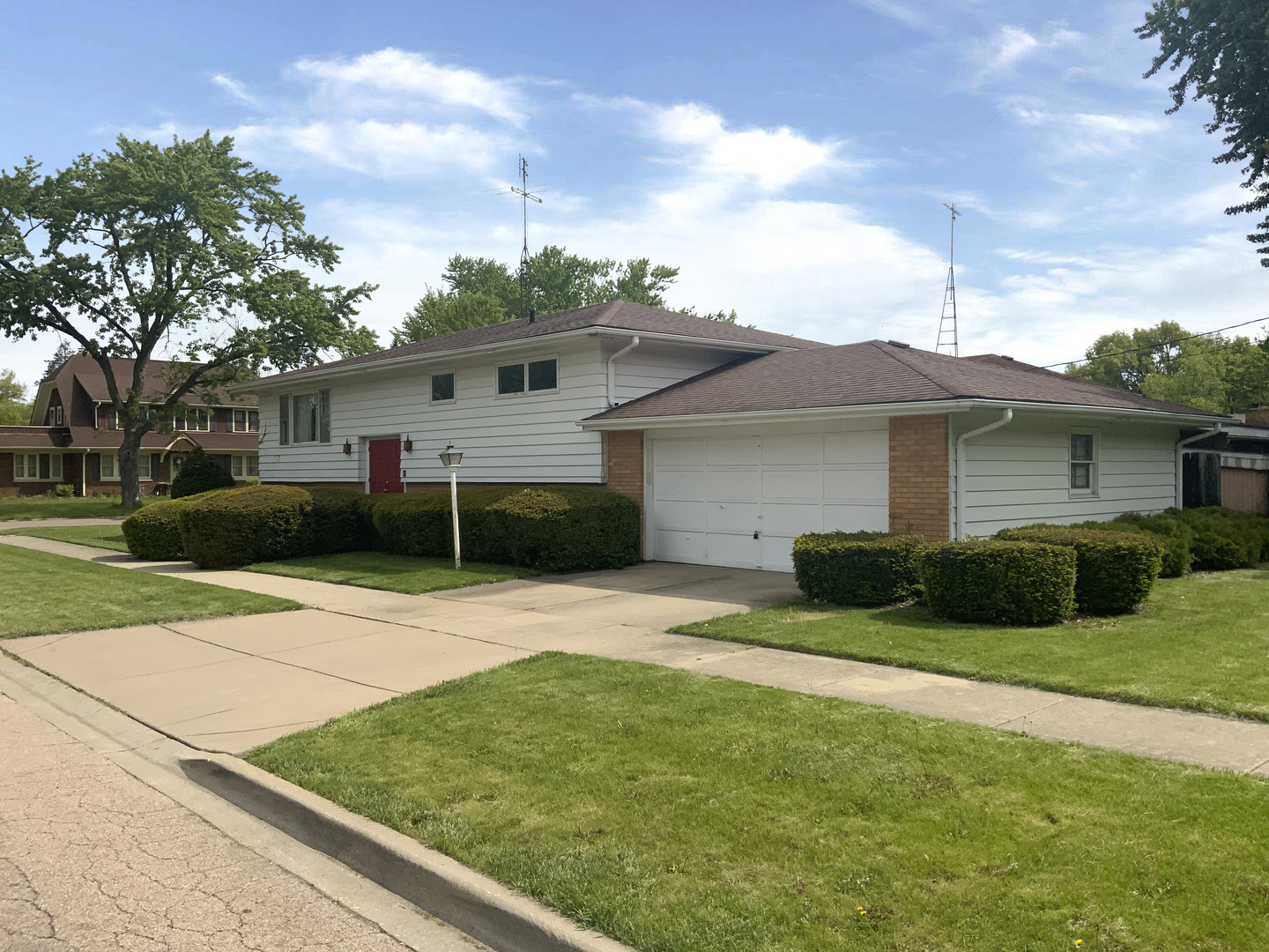 747 Palace Street Property Photo 1