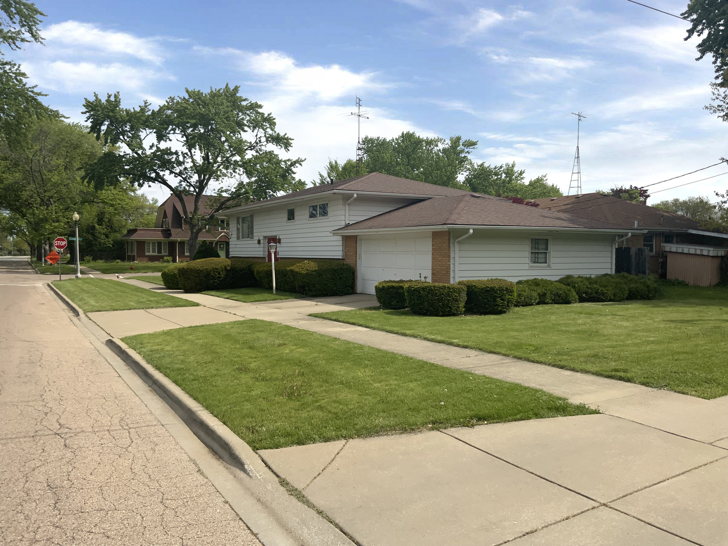 747 Palace Street Property Photo 2