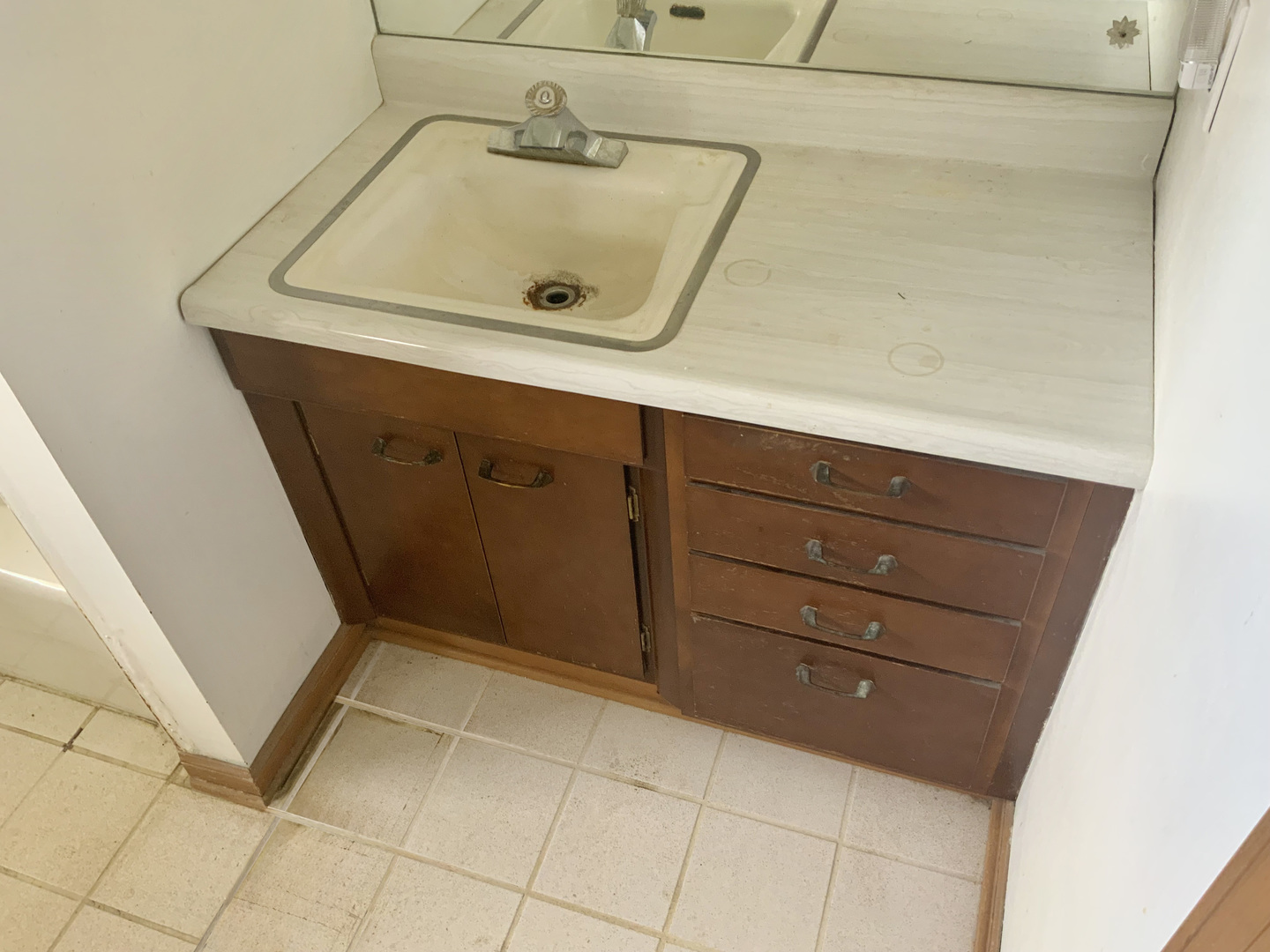747 Palace Street Property Photo 10