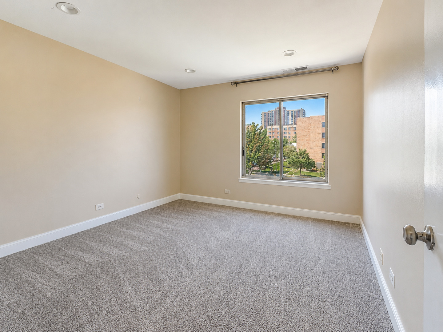 12718904 Property Photo 15