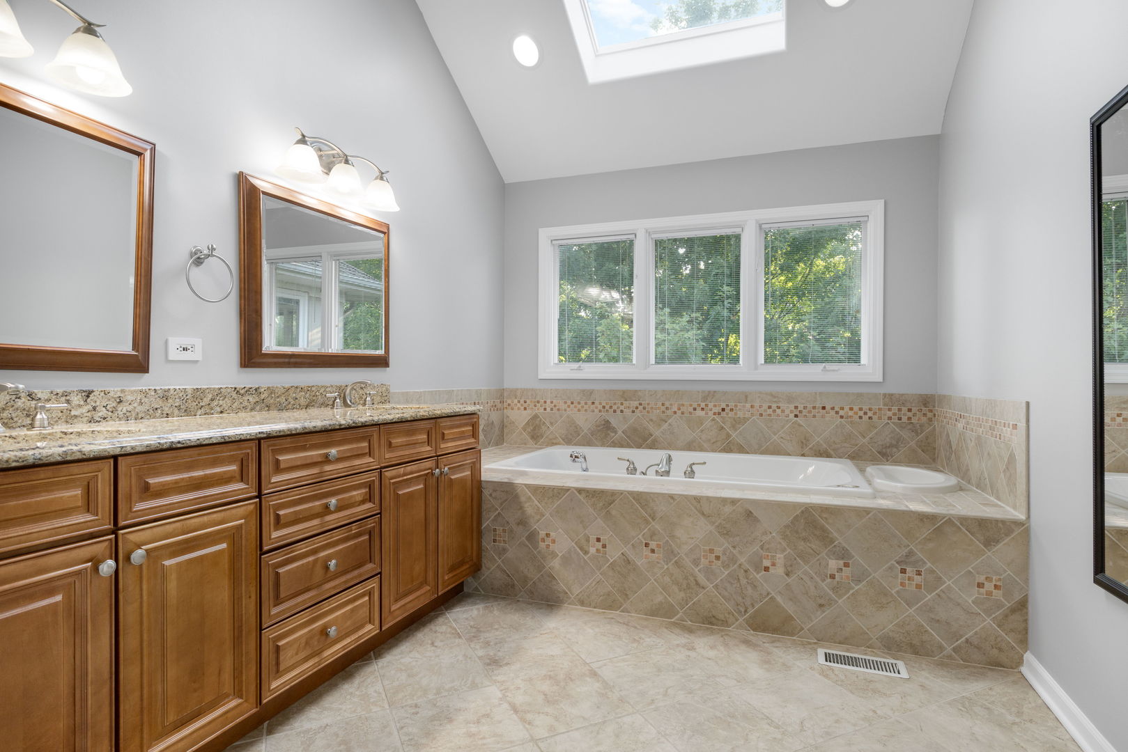 2711 Deering Bay Drive Property Photo 23