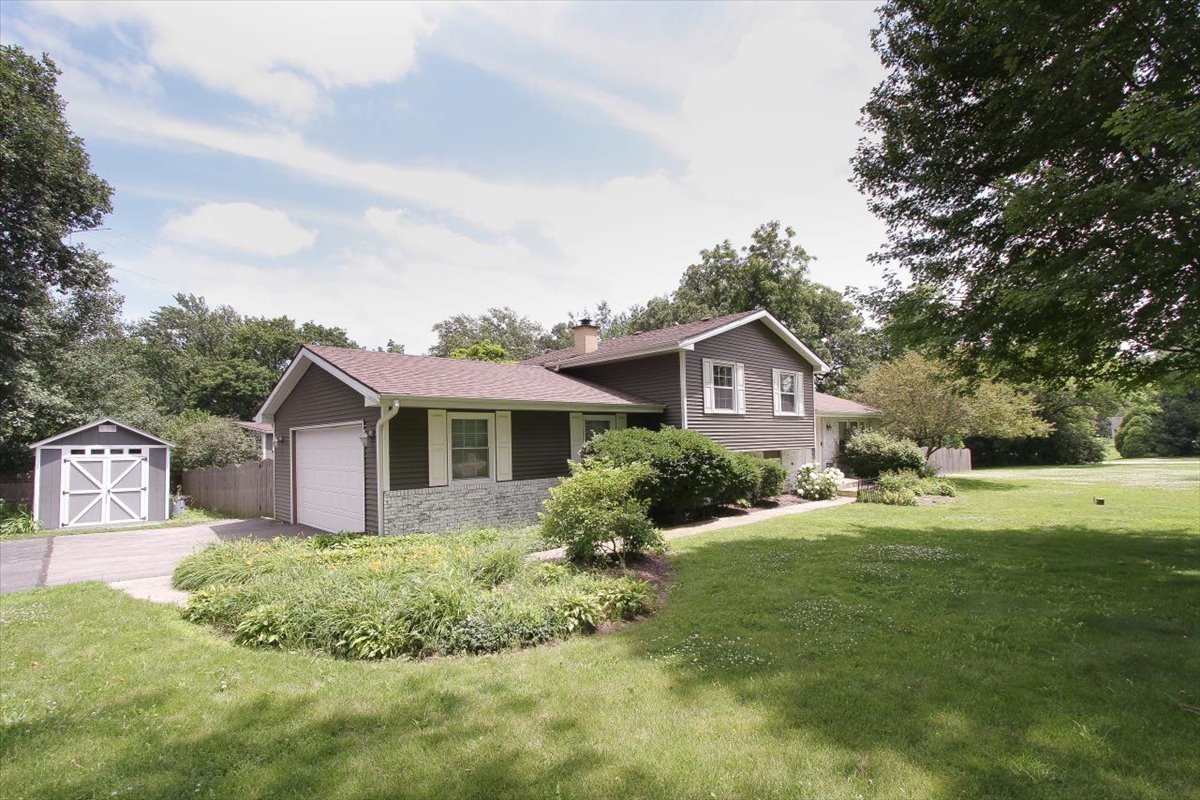 4n681 Brookside West Drive Property Photo 2