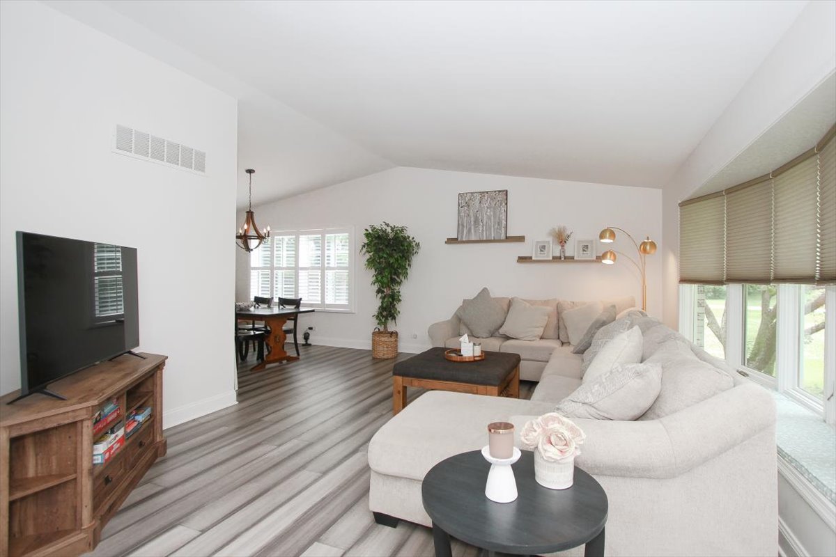 4n681 Brookside West Drive Property Photo 3