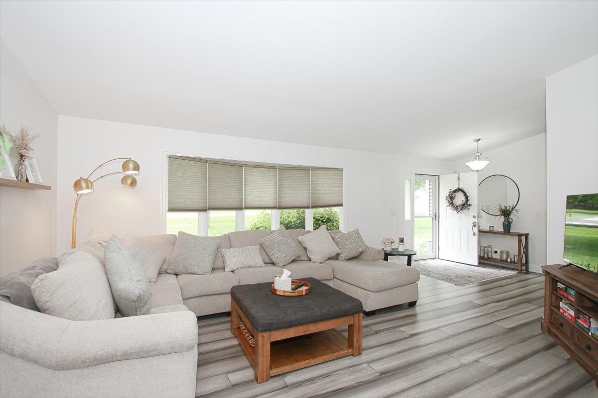 4n681 Brookside West Drive Property Photo 4