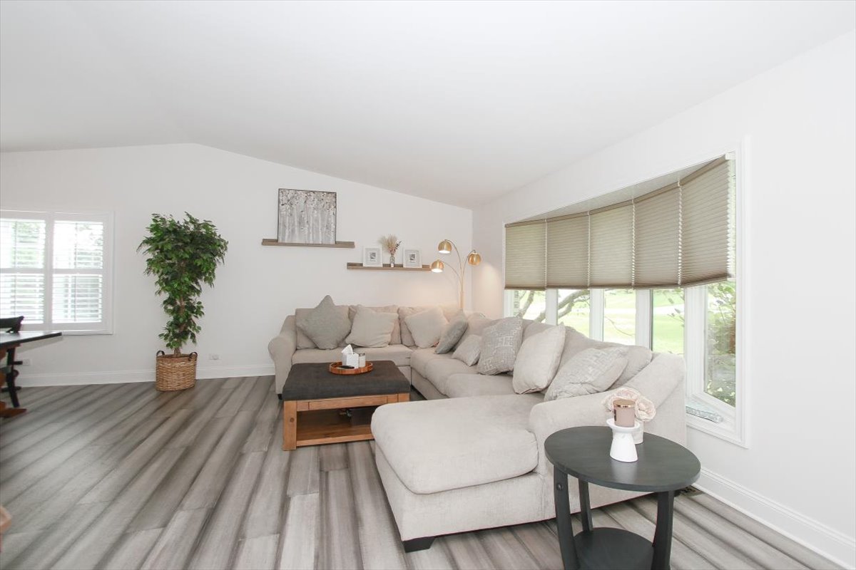 4n681 Brookside West Drive Property Photo 5
