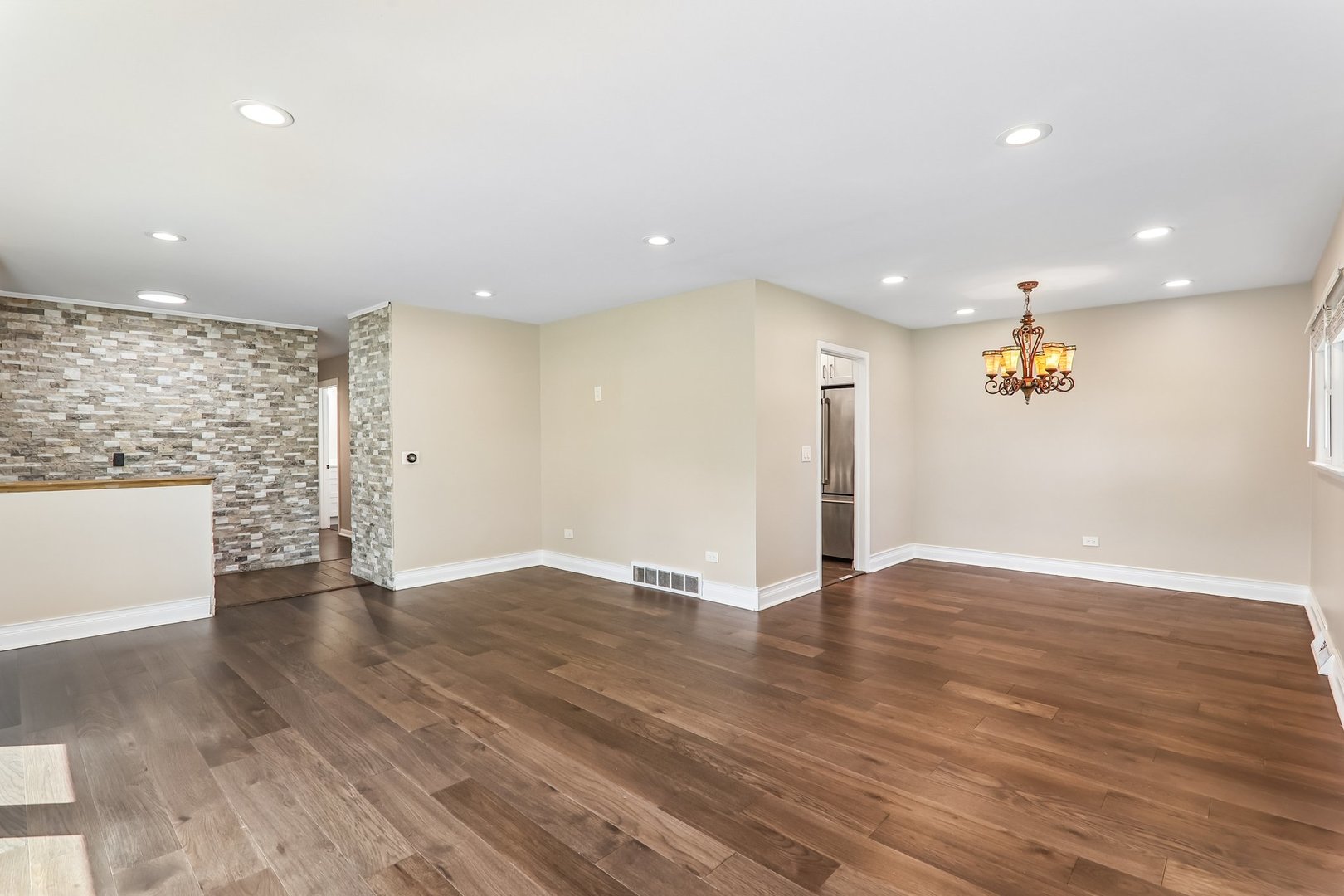 807 E Golfview Drive Property Photo 6